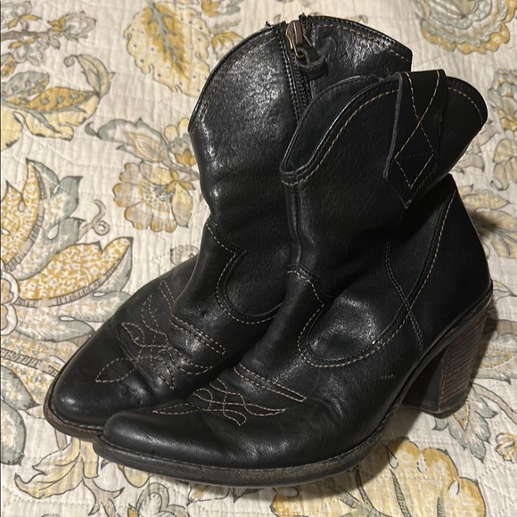 Paul Green Black Leather Ankle cowgirl Boots - Picture 10 of 11